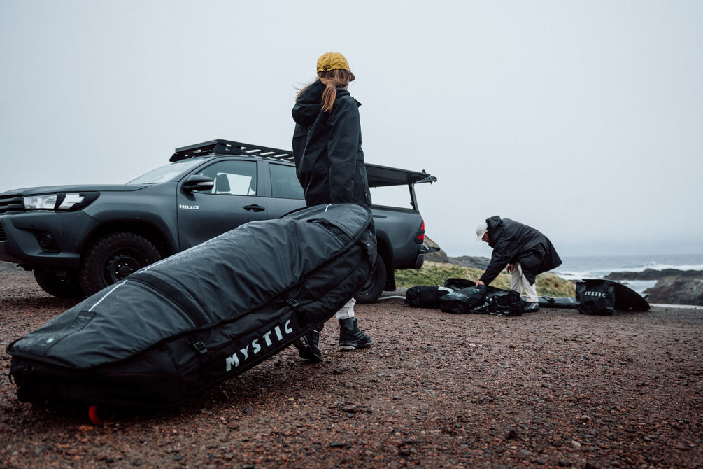 Mystic Saga Wheeled Foil Boardbag-Black