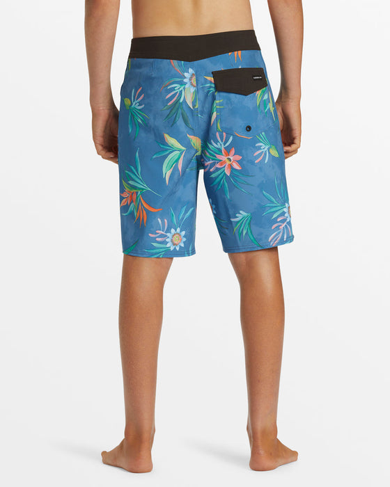 Quiksilver Youth Surfsilk Straight Leg 17 Boardshorts-Star Sapphire