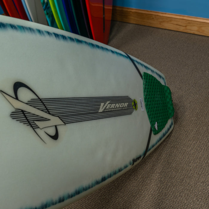 USED Vernor Mini Simmons 5'2" w/Fins