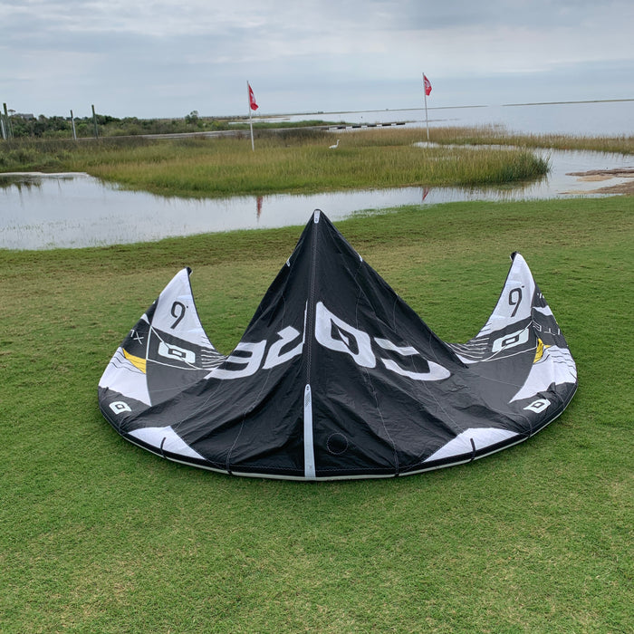 USED Core Xlite Kite-6m-White/Black