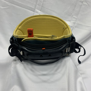 USED Manera Halo Harness-Medium